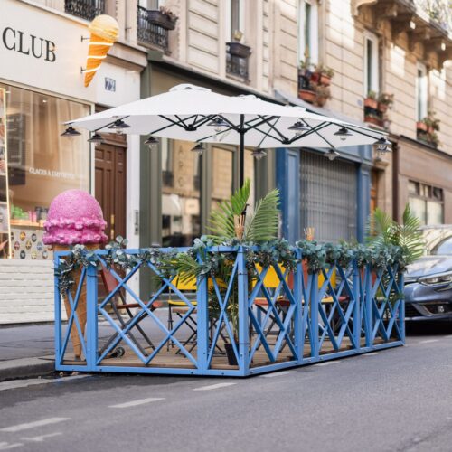 Terrasse éphémère Baker’s Club dans la rue