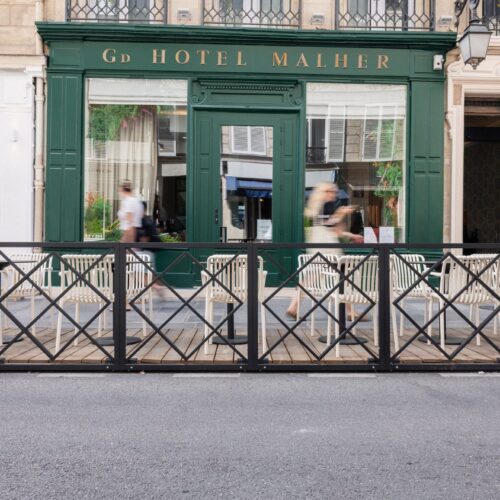 Terrasse éphémère devant le Grand Hôtel Malher